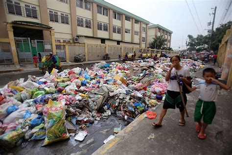 Worsening garbage problem .